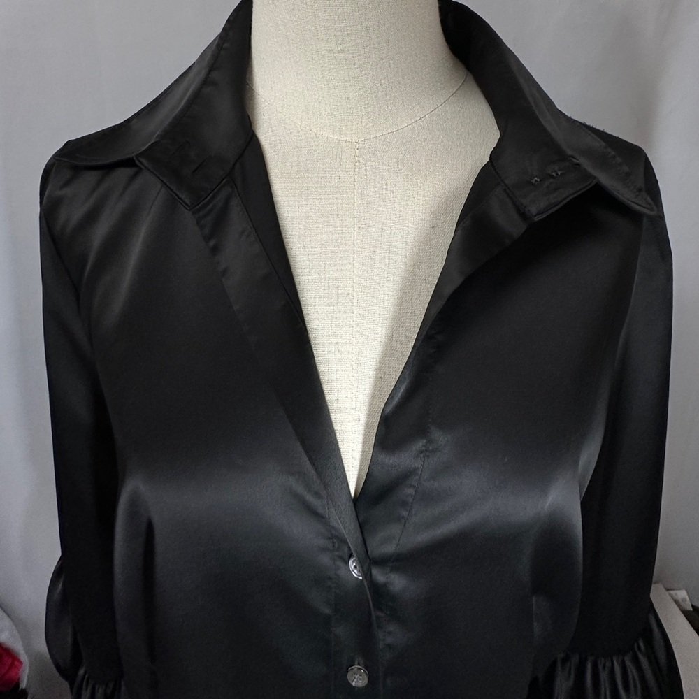 BCBG Max Azria women's black 3/4 bell sleeve button down shiny shirt,‎ Size: M - Picture 3 of 9